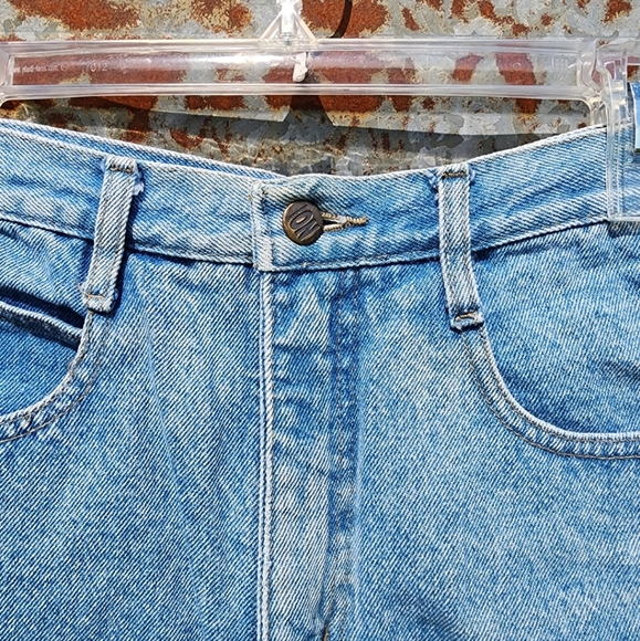 VINTAGE 90'S Denim Shorts - Picture 10 of 17